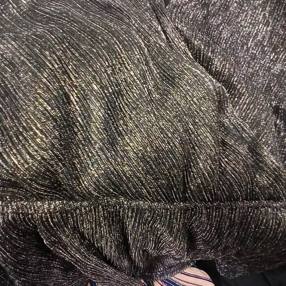 NWT Maurices Black and Gold metallic shimmer wrap Top size XL - Picture 8 of 8